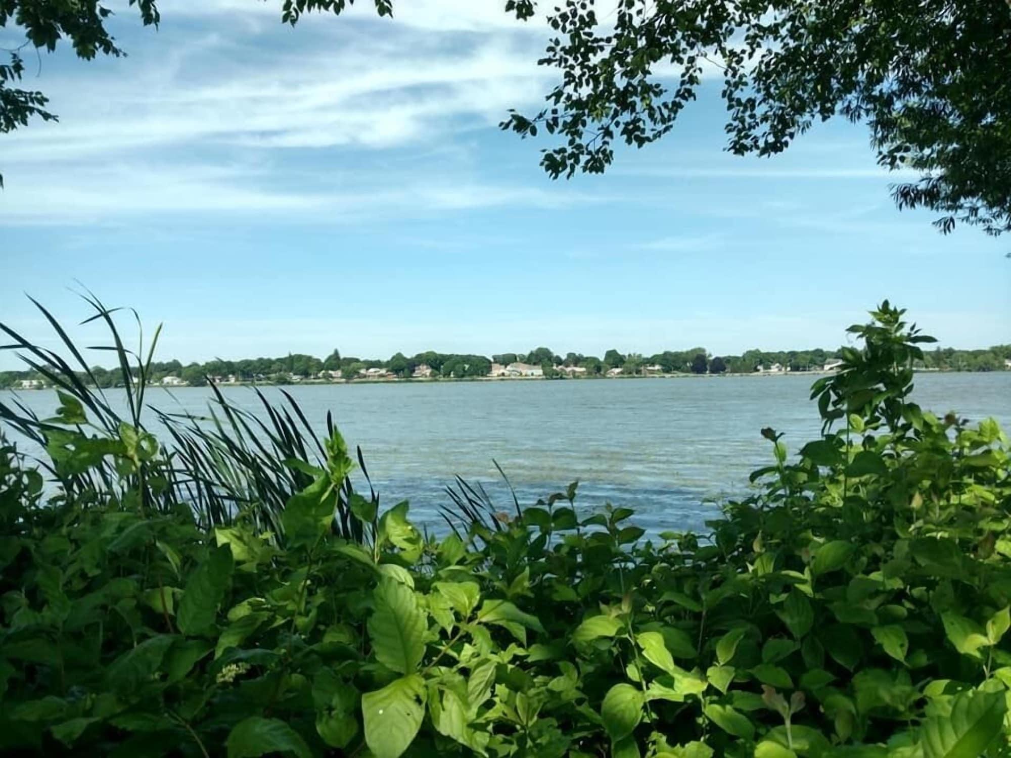 Lakeside Inn Вейкфілд Екстер'єр фото