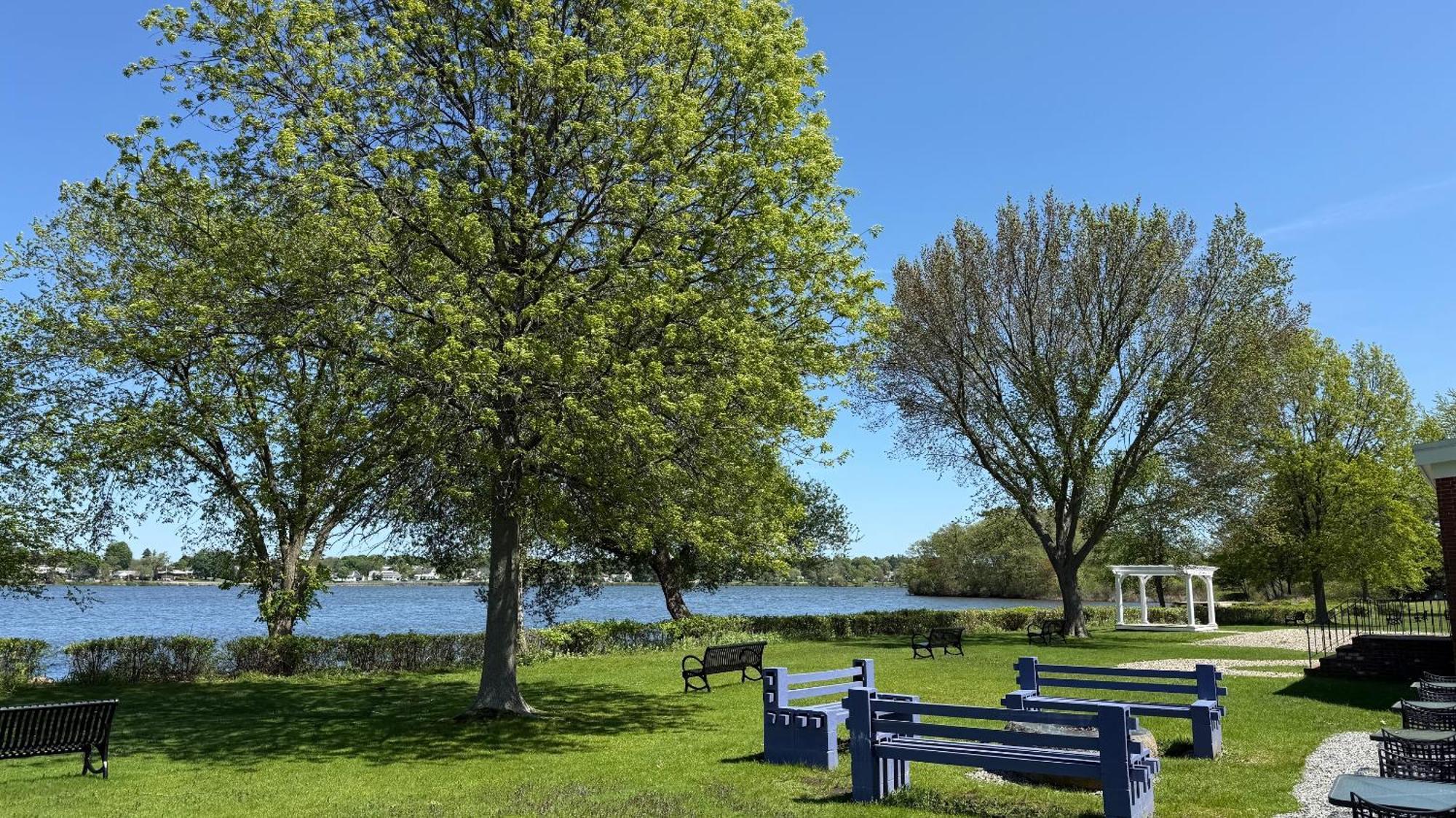 Lakeside Inn Вейкфілд Екстер'єр фото